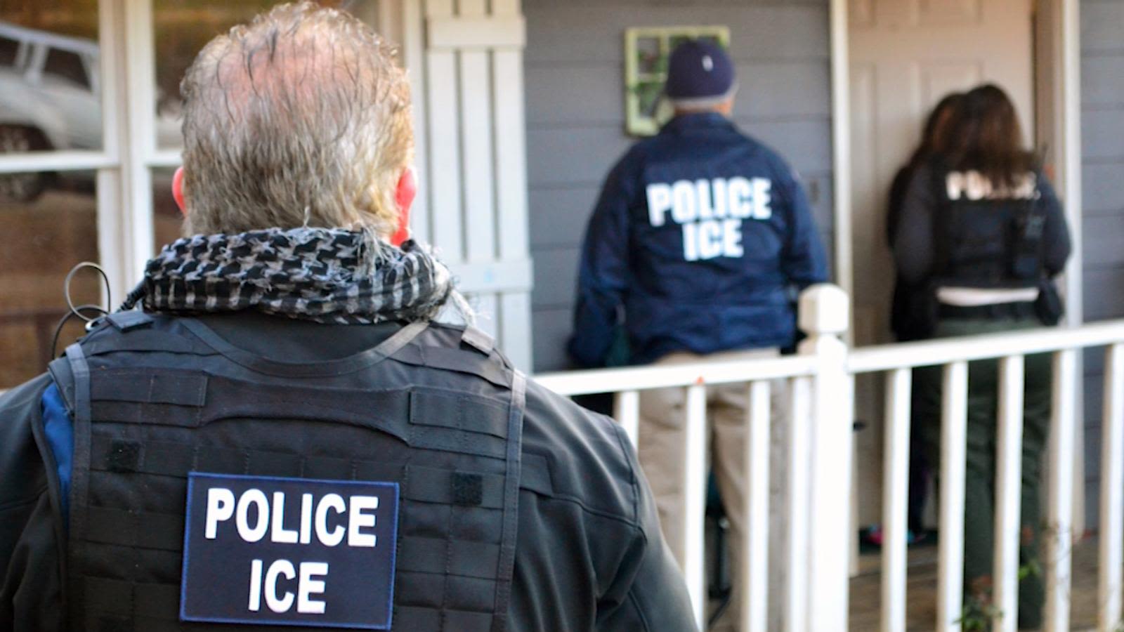 Detienen a 61 mexicanos en redadas del ICE; Sheinbaum ofrece apoyo consular y rechaza operativos