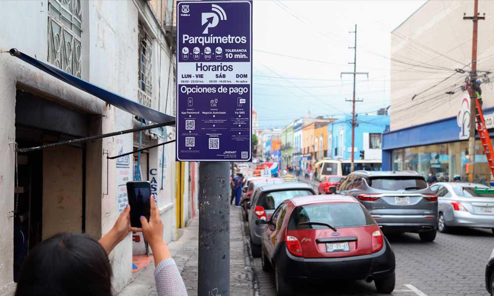Puebla recauda millones por multas: 320 sanciones diarias por mal uso de parquímetros